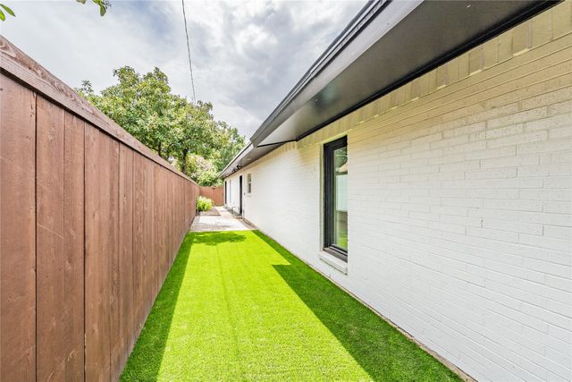 11417 Park Central Place, Dallas, TX 75230