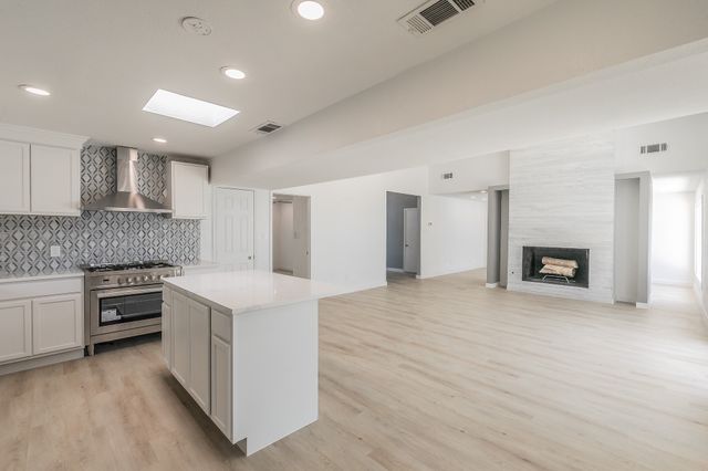 11417 Park Central Place, Dallas, TX 75230