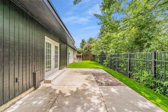 11417 Park Central Place, Dallas, TX 75230