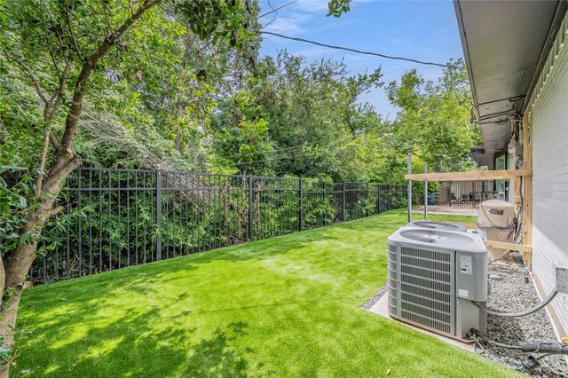 11417 Park Central Place, Dallas, TX 75230