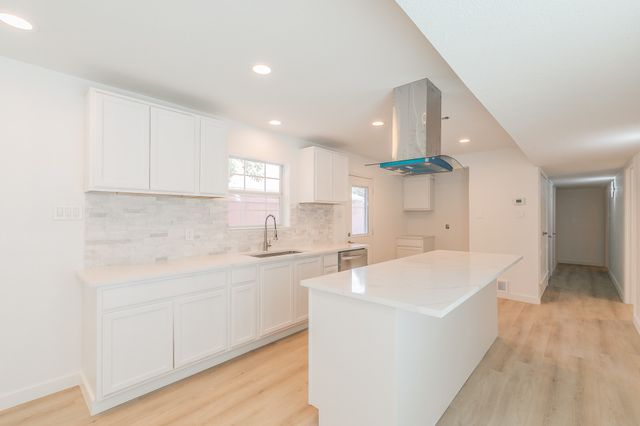 11417 Park Central Place, Dallas, TX 75230