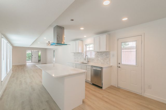 11417 Park Central Place, Dallas, TX 75230