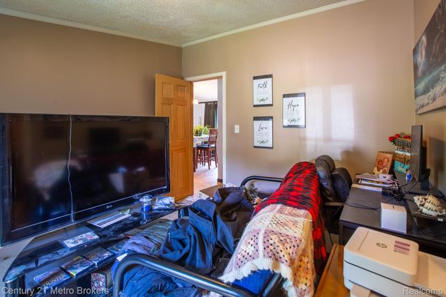 6100 Otis Lake Road, Hope Township, MI 49046