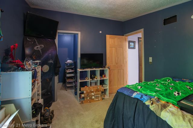6100 Otis Lake Road, Hope Township, MI 49046