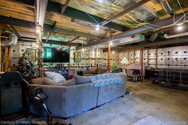 6100 Otis Lake Road, Hope Township, MI 49046
