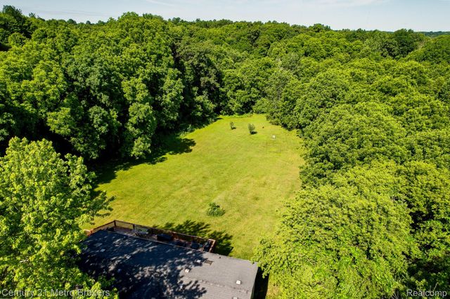 6100 Otis Lake Road, Hope Township, MI 49046