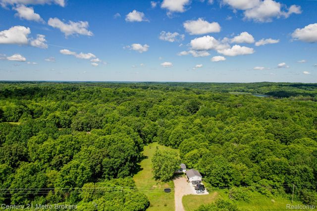 6100 Otis Lake Road, Hope Township, MI 49046