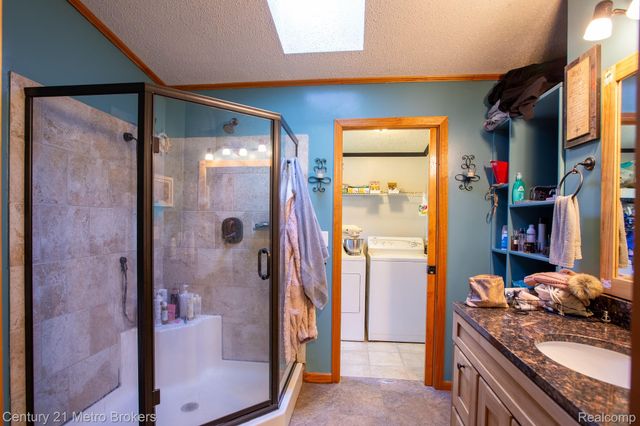 6100 Otis Lake Road, Hope Township, MI 49046