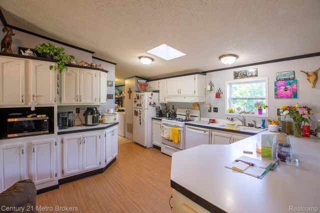 6100 Otis Lake Road, Hope Township, MI 49046