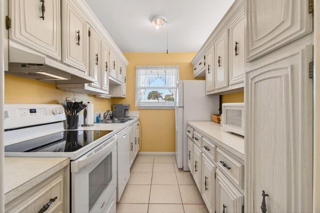 417 High Point Boulevard D, Delray Beach, FL 33445