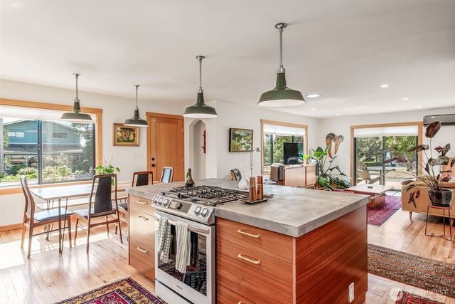 1738 Washington Street, Port Townsend, WA 98368