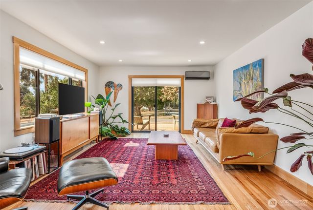 1738 Washington Street, Port Townsend, WA 98368