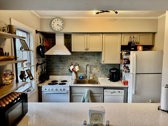 103 Highland Drive, 103, Highland Heights, KY 41076