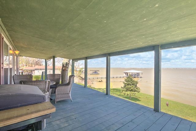 701 Canal Drive, Point Blank, TX 77364