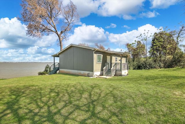 701 Canal Drive, Point Blank, TX 77364