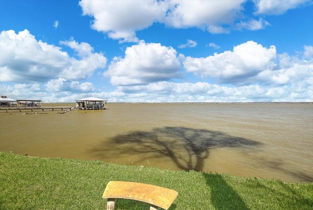 701 Canal Drive, Point Blank, TX 77364