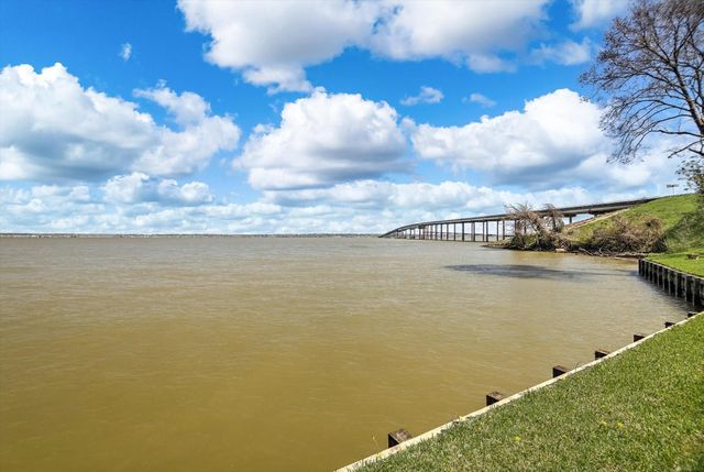 701 Canal Drive, Point Blank, TX 77364