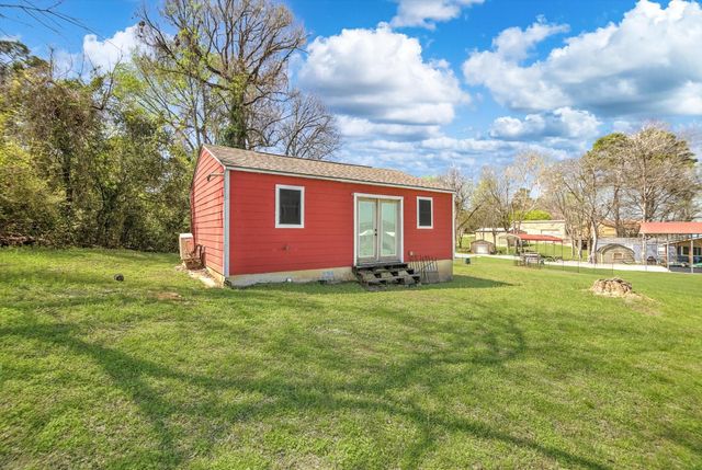 701 Canal Drive, Point Blank, TX 77364