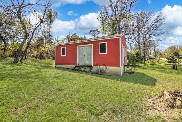 701 Canal Drive, Point Blank, TX 77364