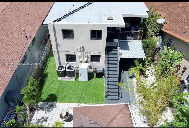 3520 SW 25th St, Miami, FL 33133