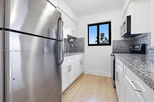 3520 SW 25th St, Miami, FL 33133