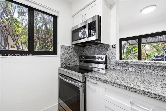 3520 SW 25th St, Miami, FL 33133