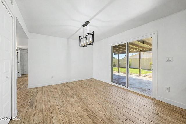 5813 S COLLEGE Avenue, Tempe, AZ 85283