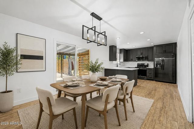5813 S COLLEGE Avenue, Tempe, AZ 85283