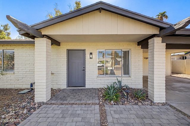 5813 S COLLEGE Avenue, Tempe, AZ 85283