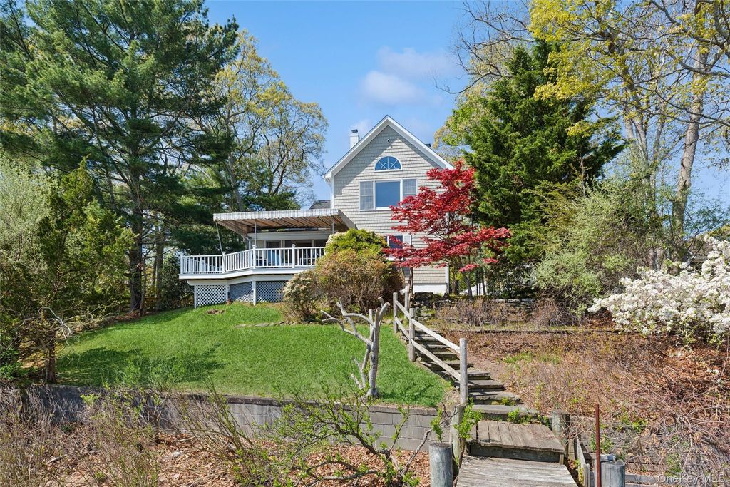 425 Briarwood Lane, Cutchogue, NY 11935