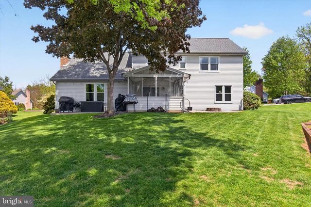 570 JAMES DR, Harrisburg, PA 17112