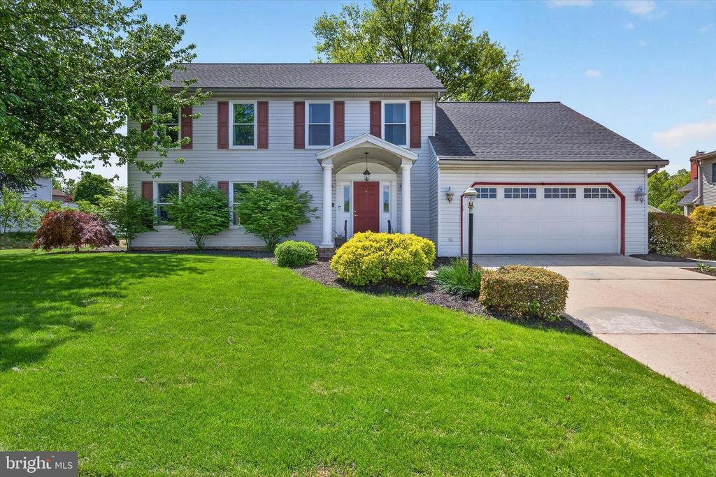 570 JAMES DR, Harrisburg, PA 17112