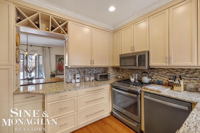 30 Cranford Lane, Grosse Pointe, MI 48230