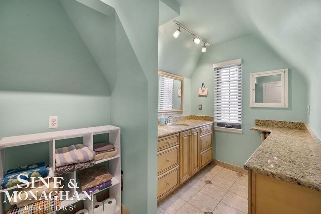 30 Cranford Lane, Grosse Pointe, MI 48230