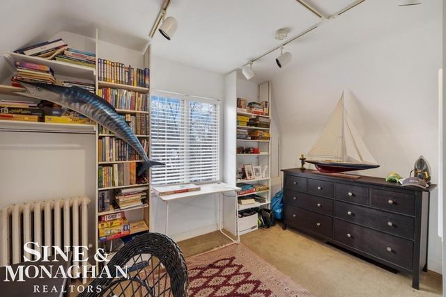 30 Cranford Lane, Grosse Pointe, MI 48230