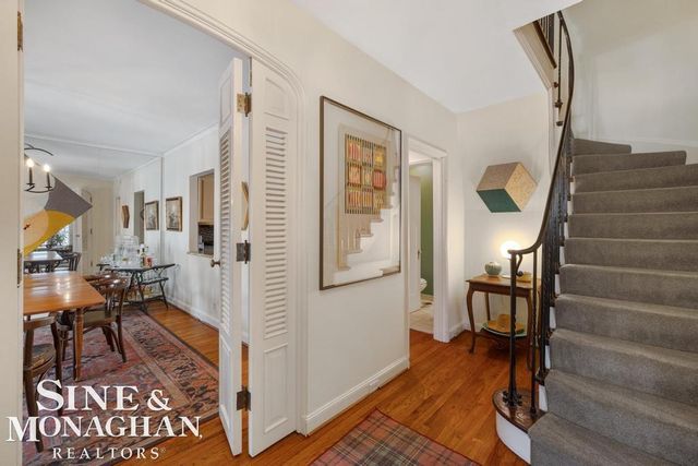 30 Cranford Lane, Grosse Pointe, MI 48230