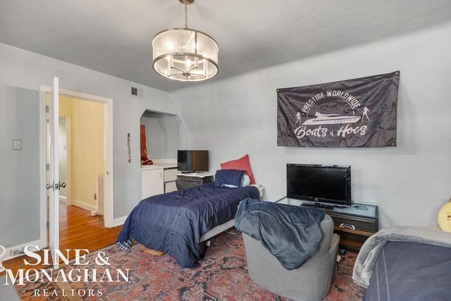 30 Cranford Lane, Grosse Pointe, MI 48230