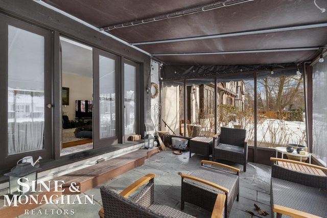 30 Cranford Lane, Grosse Pointe, MI 48230