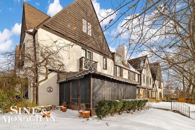 30 Cranford Lane, Grosse Pointe, MI 48230