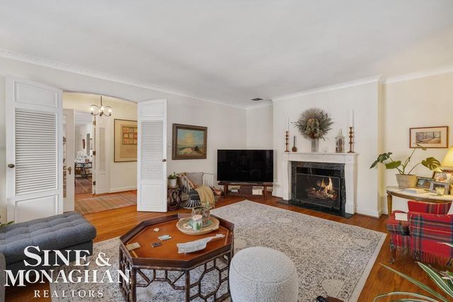 30 Cranford Lane, Grosse Pointe, MI 48230