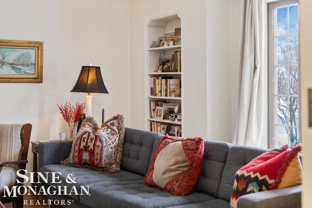 30 Cranford Lane, Grosse Pointe, MI 48230