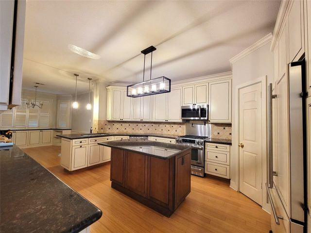 2214 Old South Drive, Richmond, TX 77406