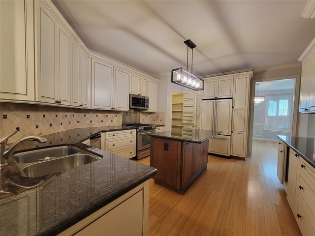 2214 Old South Drive, Richmond, TX 77406