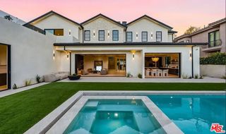 4900 Valjean Avenue, Los Angeles, CA 91436