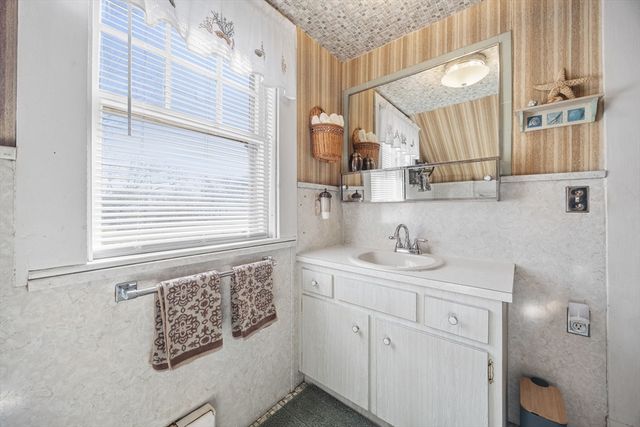 54 West St, Brockton, MA 02301