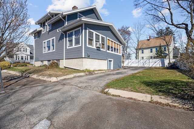 54 West St, Brockton, MA 02301