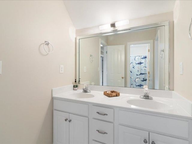 2530 HALLE PKY, Collierville, TN 38017