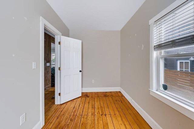1 Randall St, Salem, MA 01970