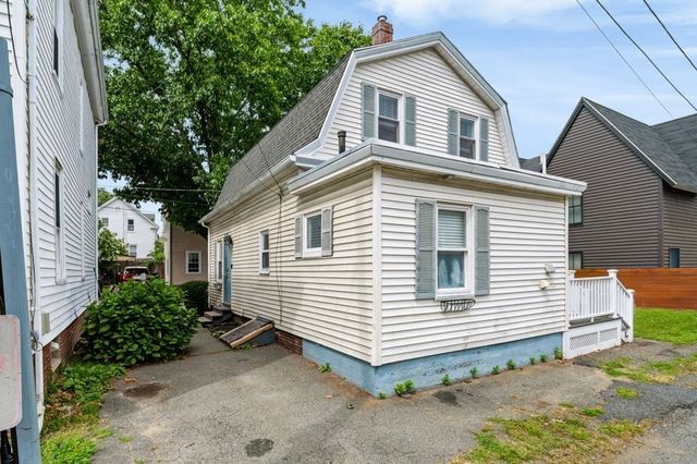 1 Randall St, Salem, MA 01970