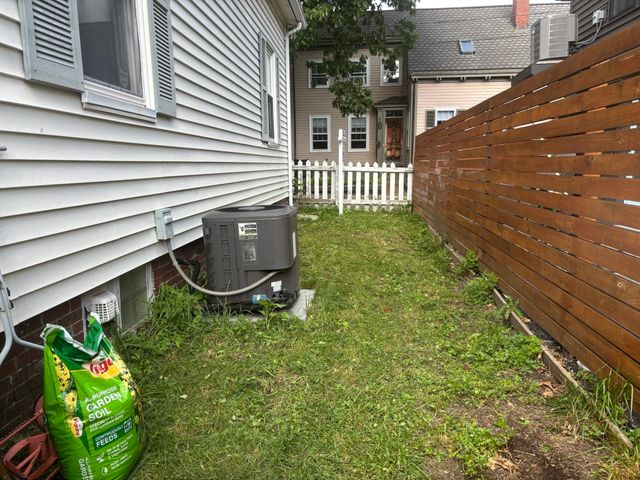 1 Randall St, Salem, MA 01970